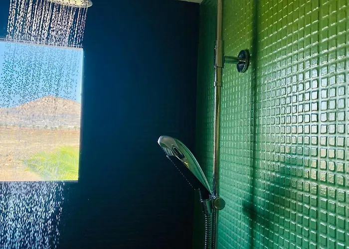 Canaryislandshost L Sea View